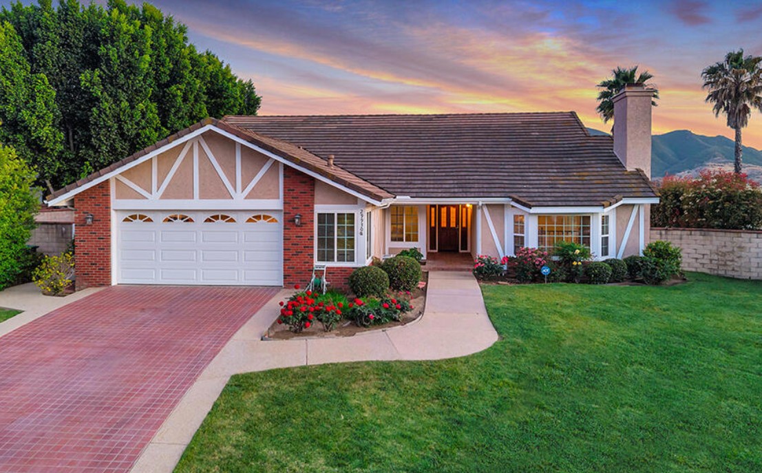 MG-Agoura